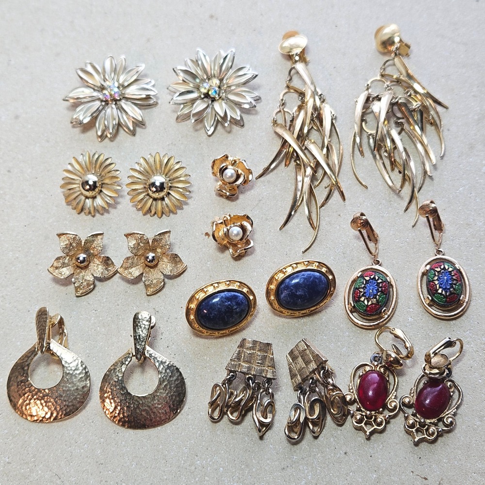 Vintage 70s 80s 90s Clip On Earring Lot 10 Pairs Gold‎ Tone Floral Tassel Retro